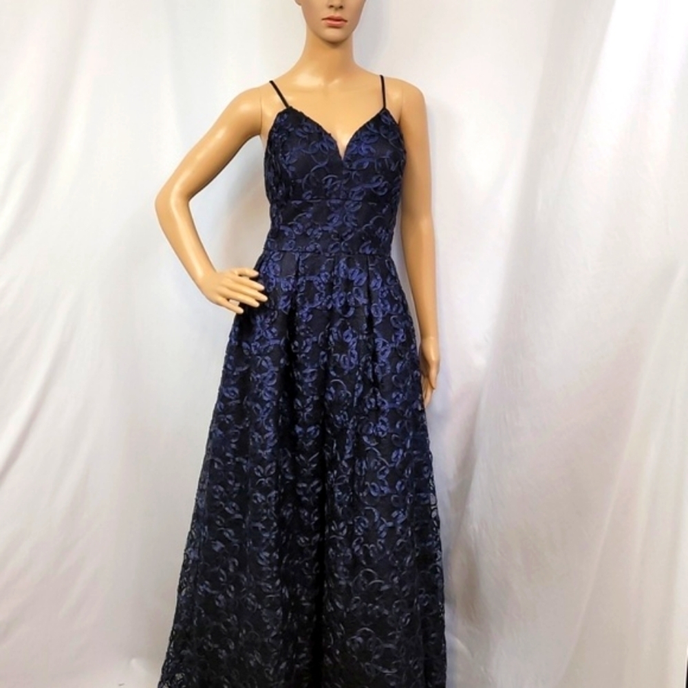 𝅺After Dark Women's Navy Blue Spaghetti Straps Gown